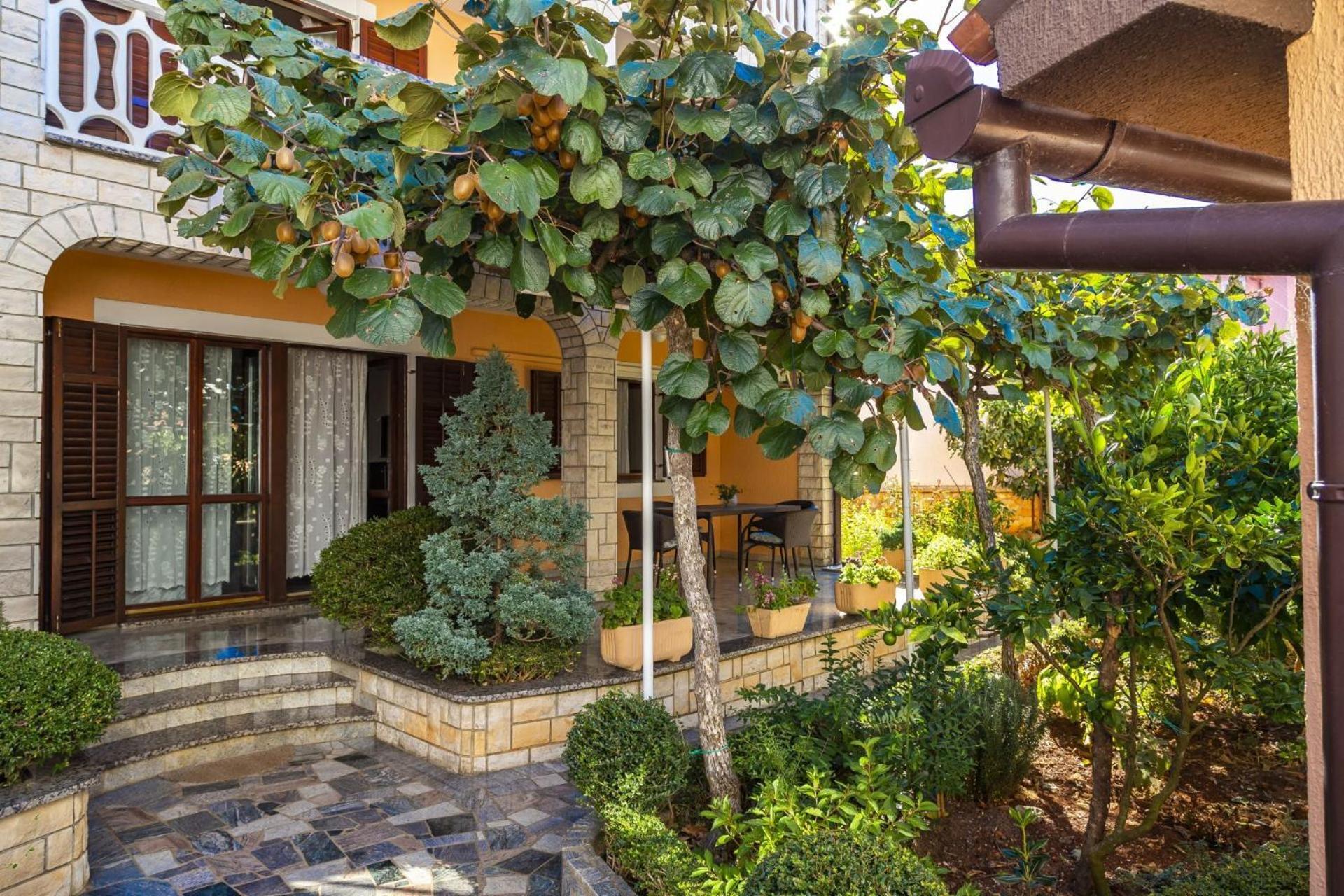 Apartments Mir Fazana Exterior photo